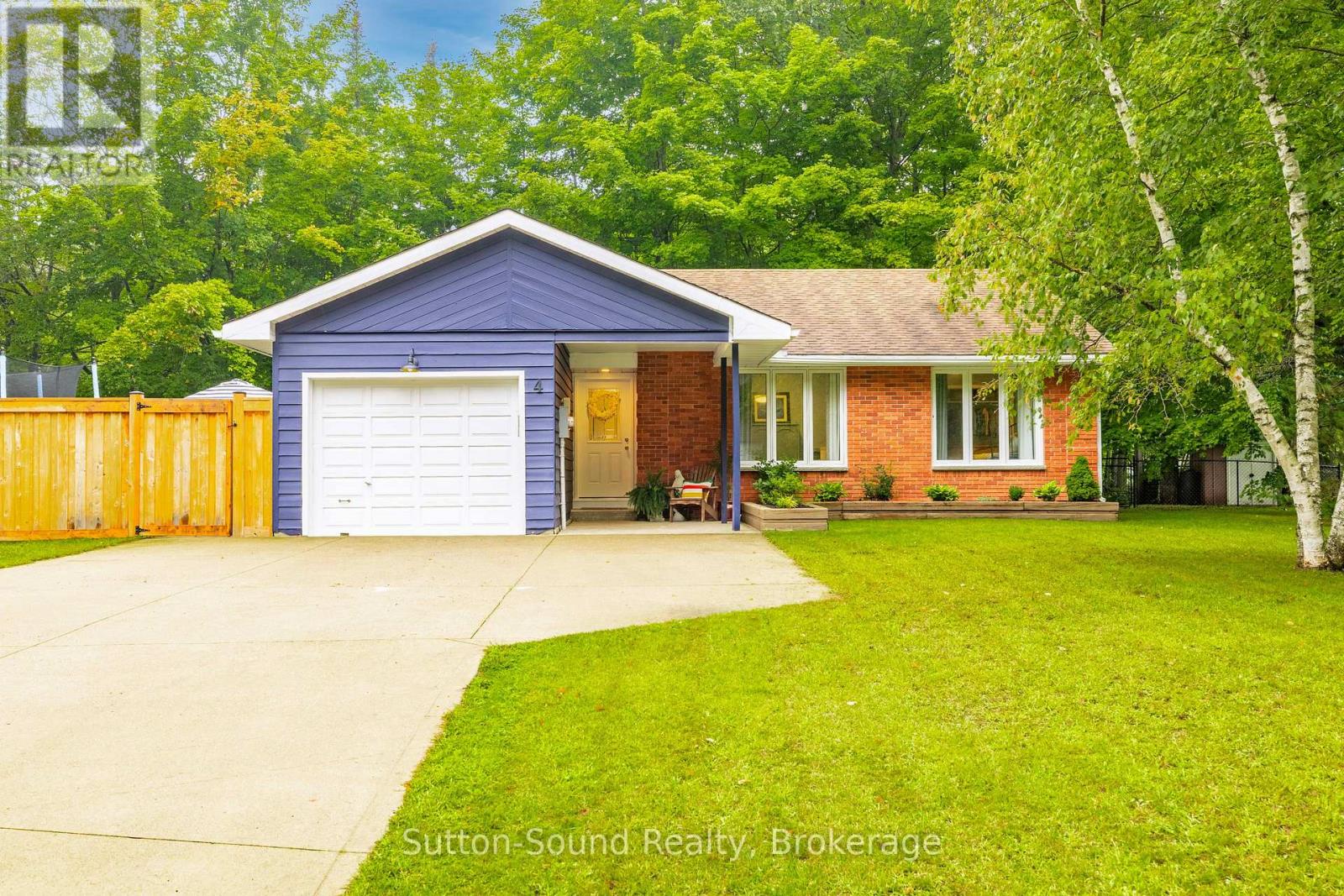 4 Maplewood Drive, South Bruce Peninsula, Ontario N0H 2G0 - Photo 1 - X13731536