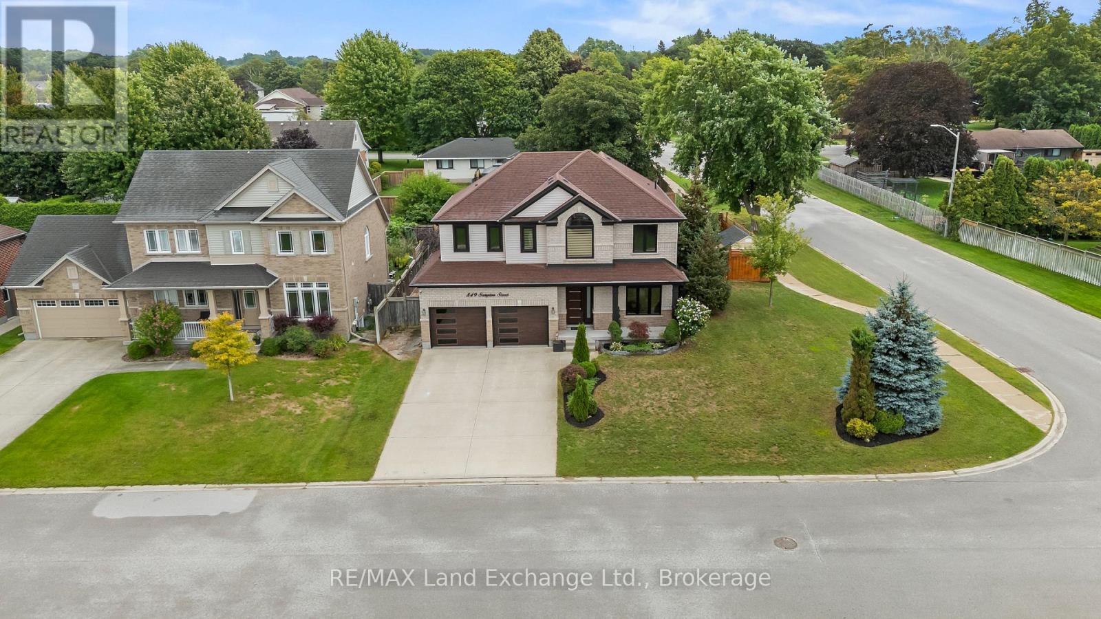 849 Sumpton Street, Saugeen Shores, Ontario N0H 2C2 - Photo 2 - X13731622