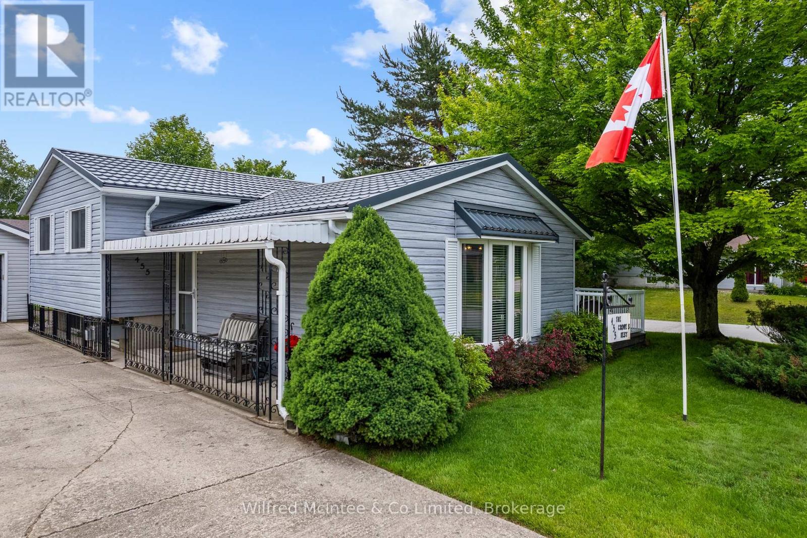455 Bruce Street, Saugeen Shores, Ontario N0H 2C1 - Photo 3 - X13732068