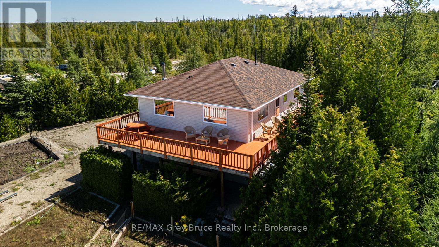 68 Bayshore Avenue S, Northern Bruce Peninsula, Ontario N0H 2R0 - Photo 1 - X13733580