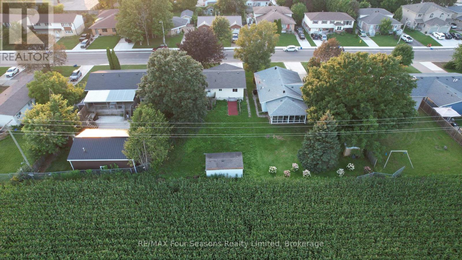 317 Bricker Street, Saugeen Shores, Ontario N0H 2C1 - Photo 3 - X13739806