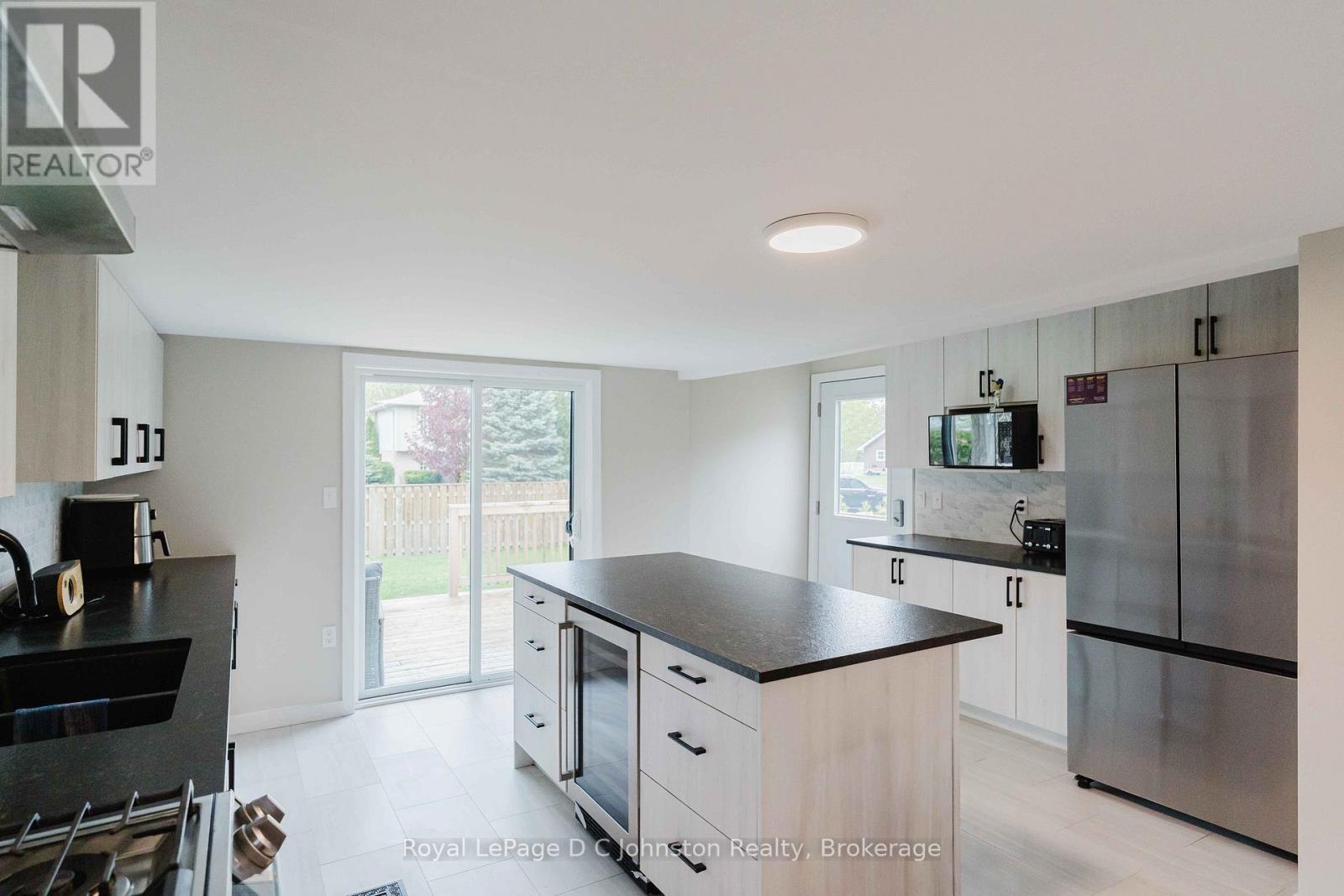 229 Edward Street, Saugeen Shores, Ontario N0H 2L0 - Photo 8 - X13745944