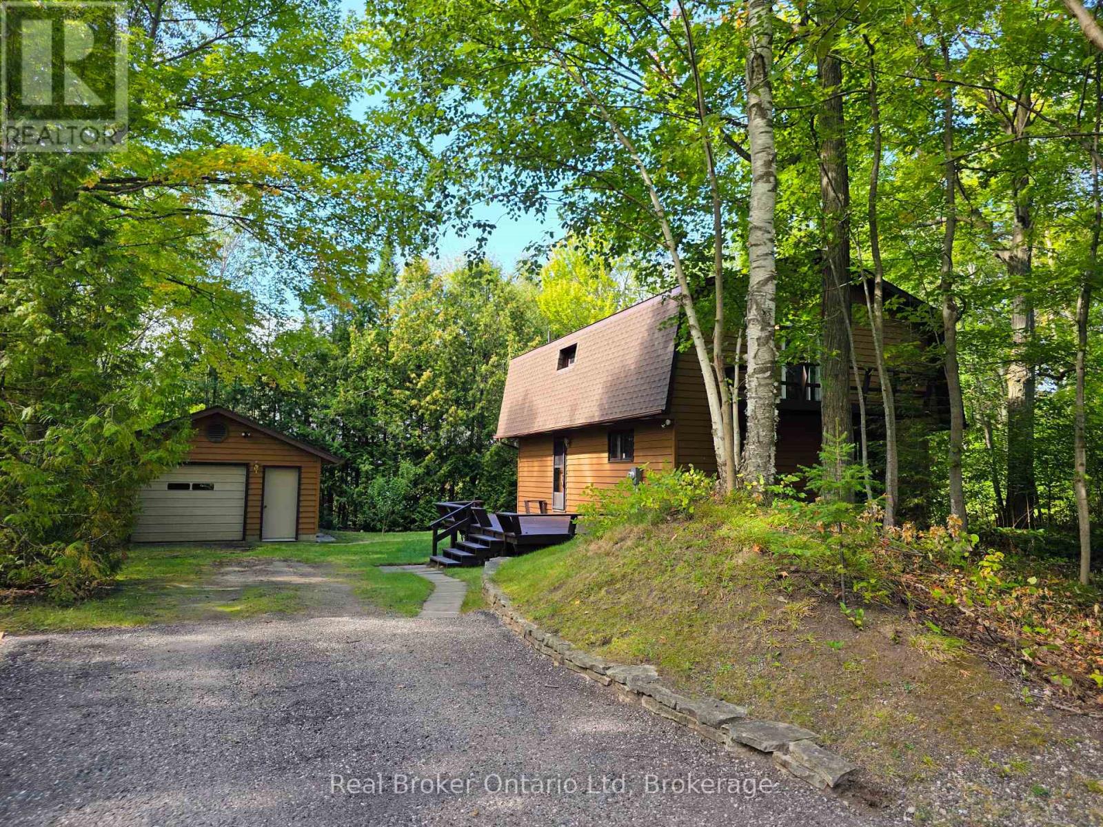 14 Emerson Avenue S, South Bruce Peninsula, Ontario N0H 2G0 - Photo 2 - X13746898