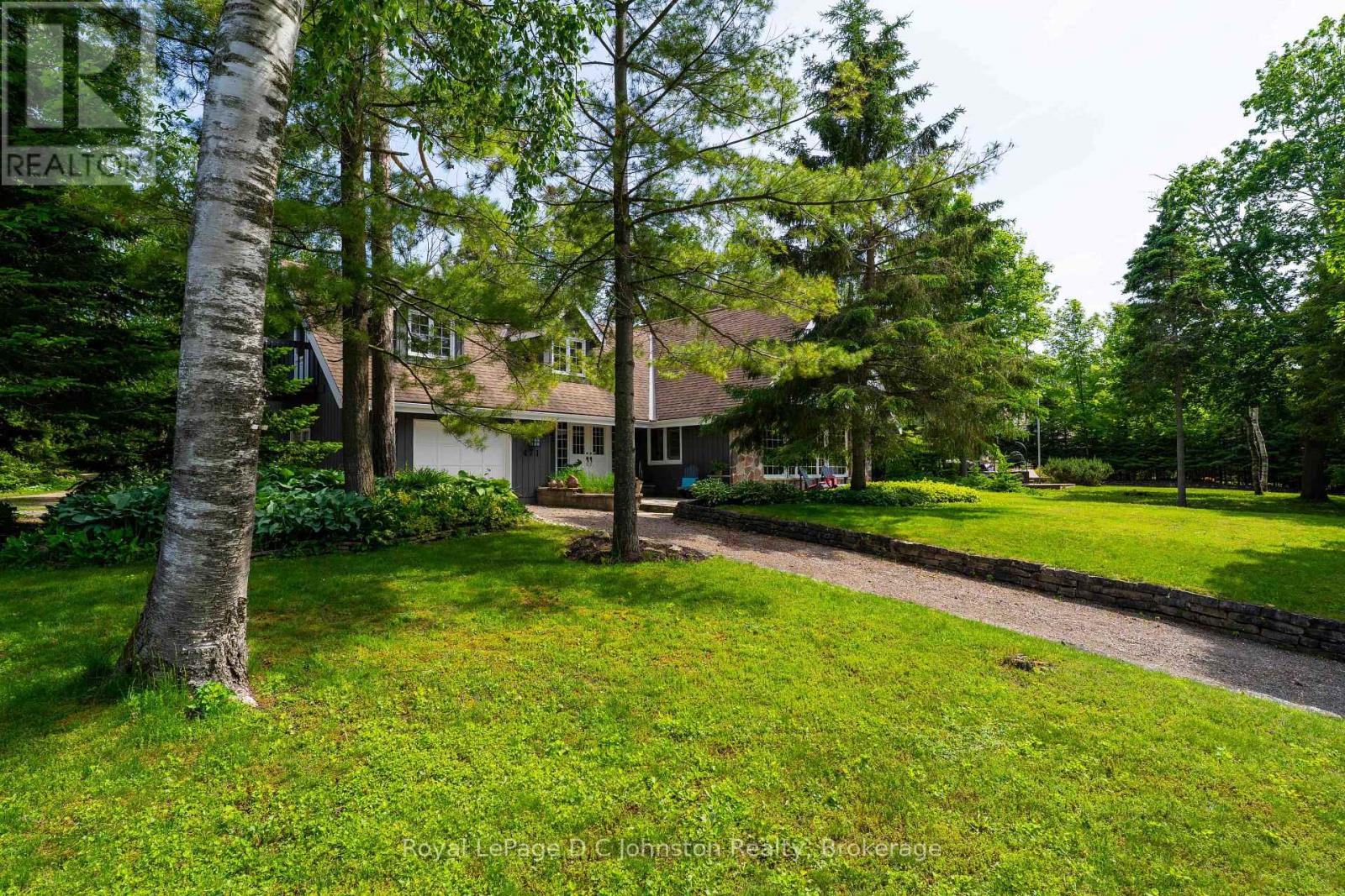 471 Eckford Avenue, Saugeen Shores, Ontario N0H 2L0 - Photo 2 - X13776380