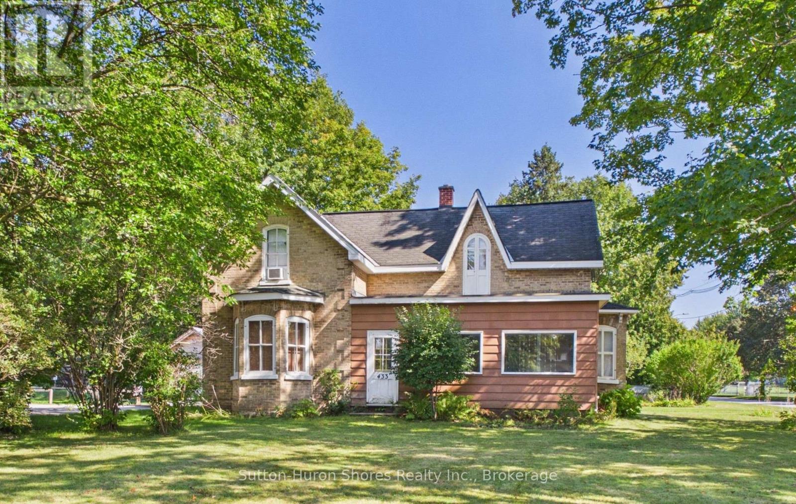 433 Goderich Street, Saugeen Shores, Ontario N0H 2C4 - Photo 1 - X13786702