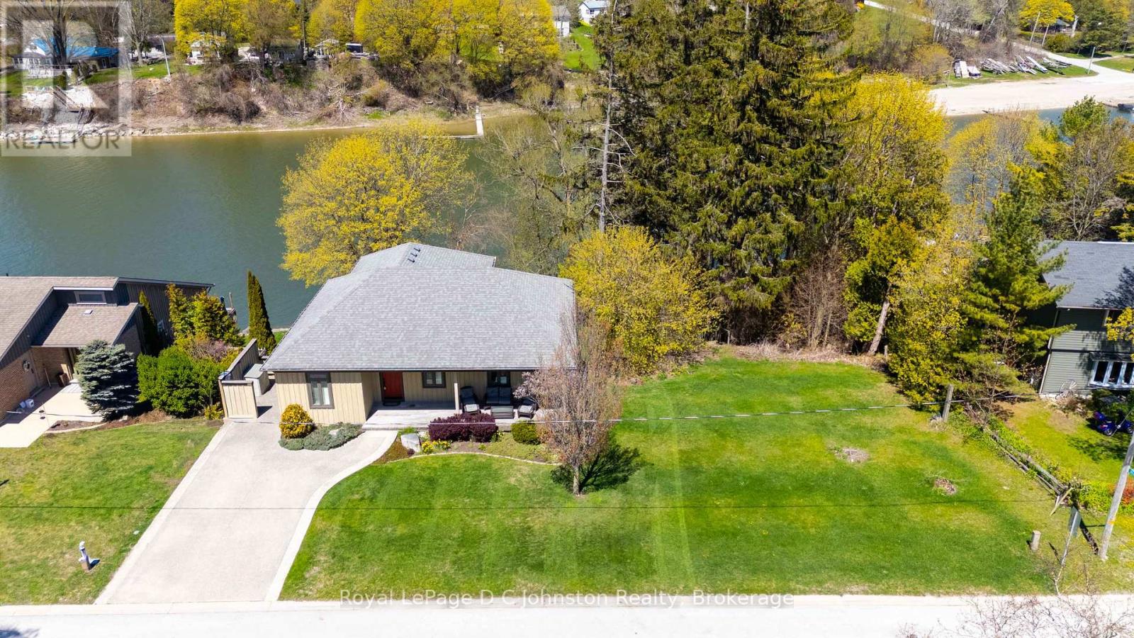 290 Saugeen Street, Saugeen Shores, Ontario N0H 2L0 - Photo 4 - X13792660