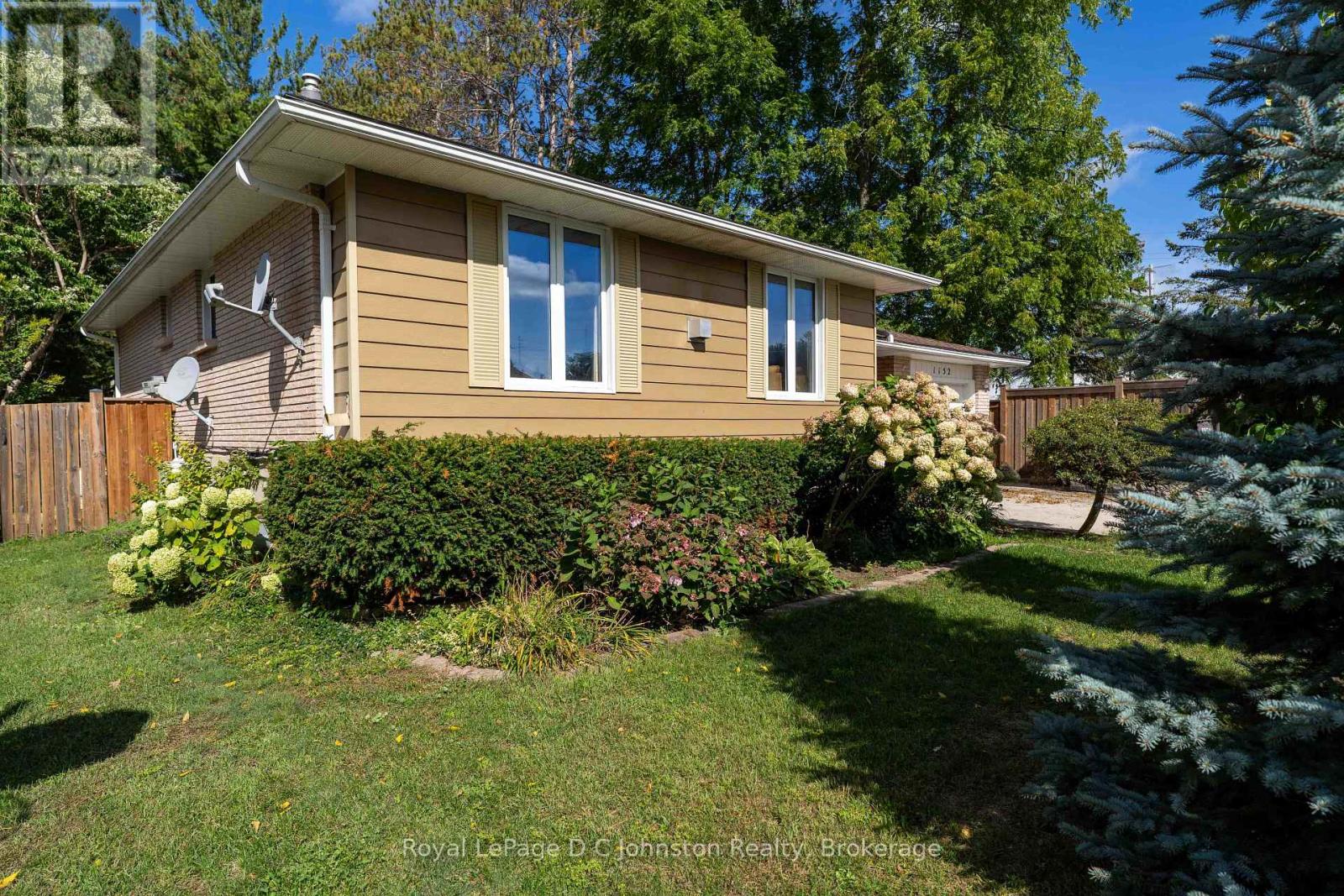 1152 Wellington Street, Saugeen Shores, Ontario N0H 2C3 - Photo 3 - X13806130