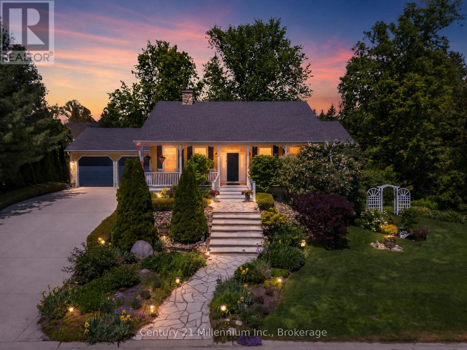 206 Beacon Lane, Saugeen Shores, Ontario N0H 2L0 - Photo 1 - X13808978