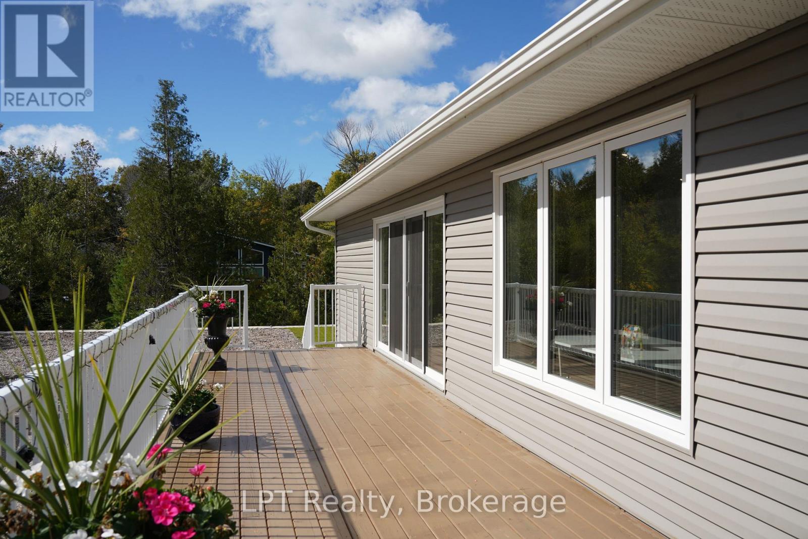 9 12th Avenue, South Bruce Peninsula, Ontario N0H 2T0 - Photo 6 - X13824814