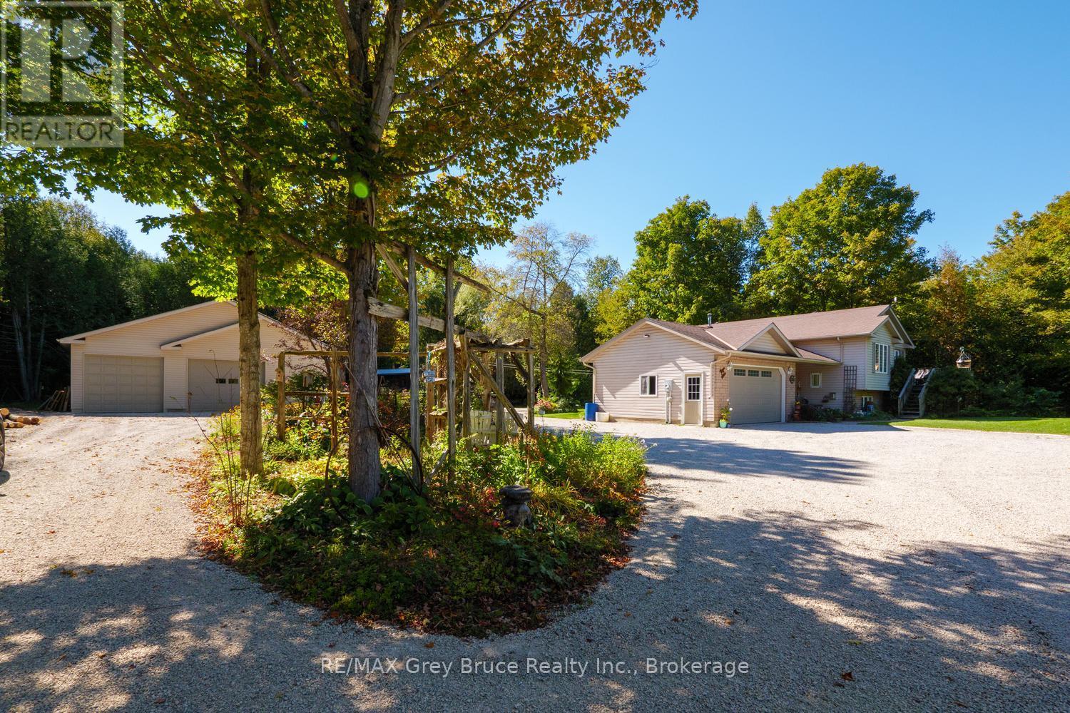 135 North Diagonal, South Bruce Peninsula, Ontario N0H 2T0 - Photo 1 - X13828126