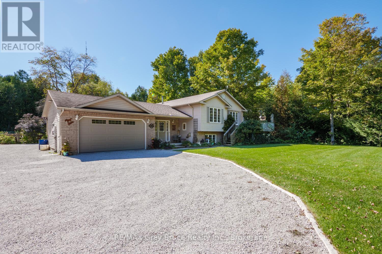 135 North Diagonal, South Bruce Peninsula, Ontario N0H 2T0 - Photo 2 - X13828126