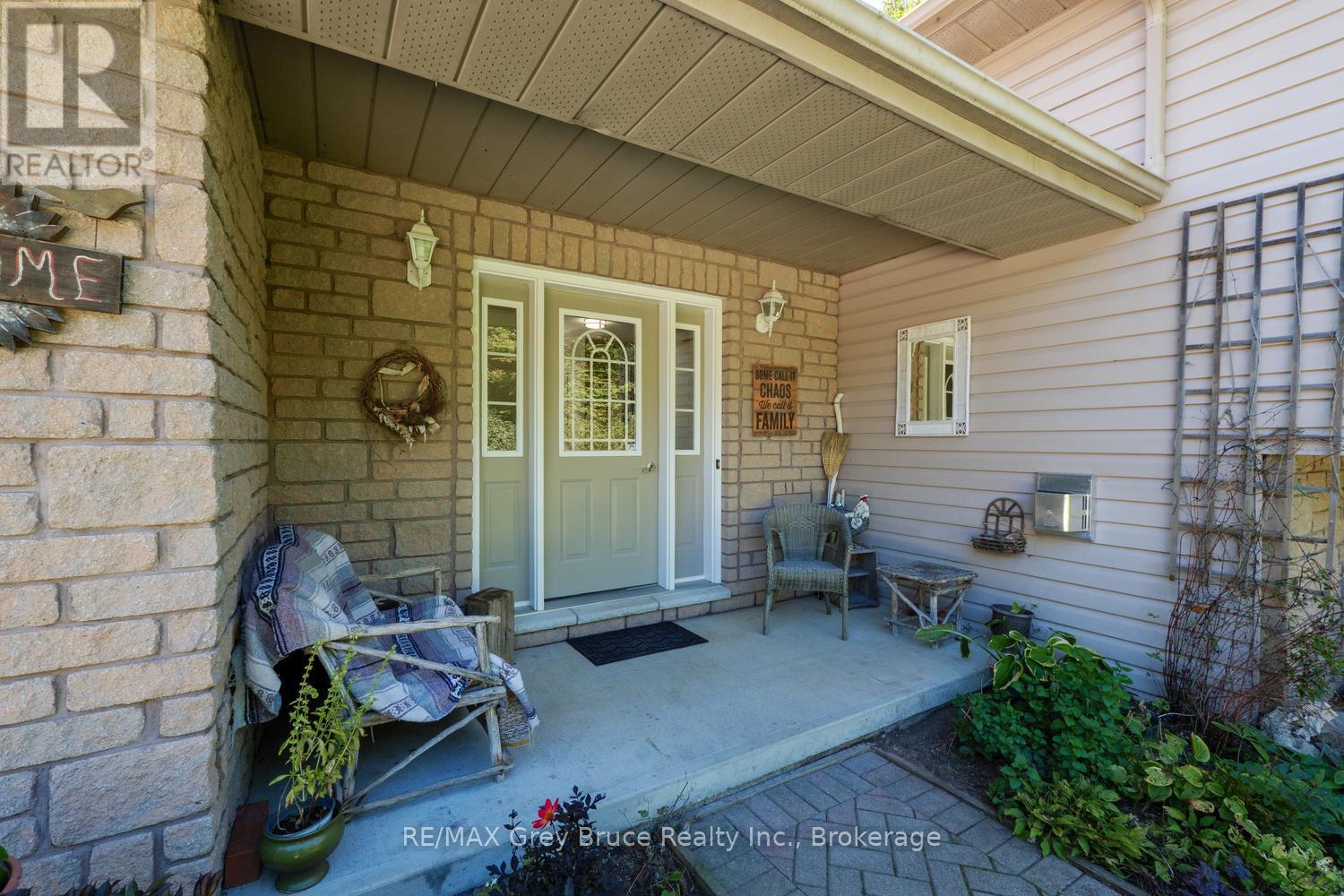 135 North Diagonal, South Bruce Peninsula, Ontario N0H 2T0 - Photo 3 - X13828126