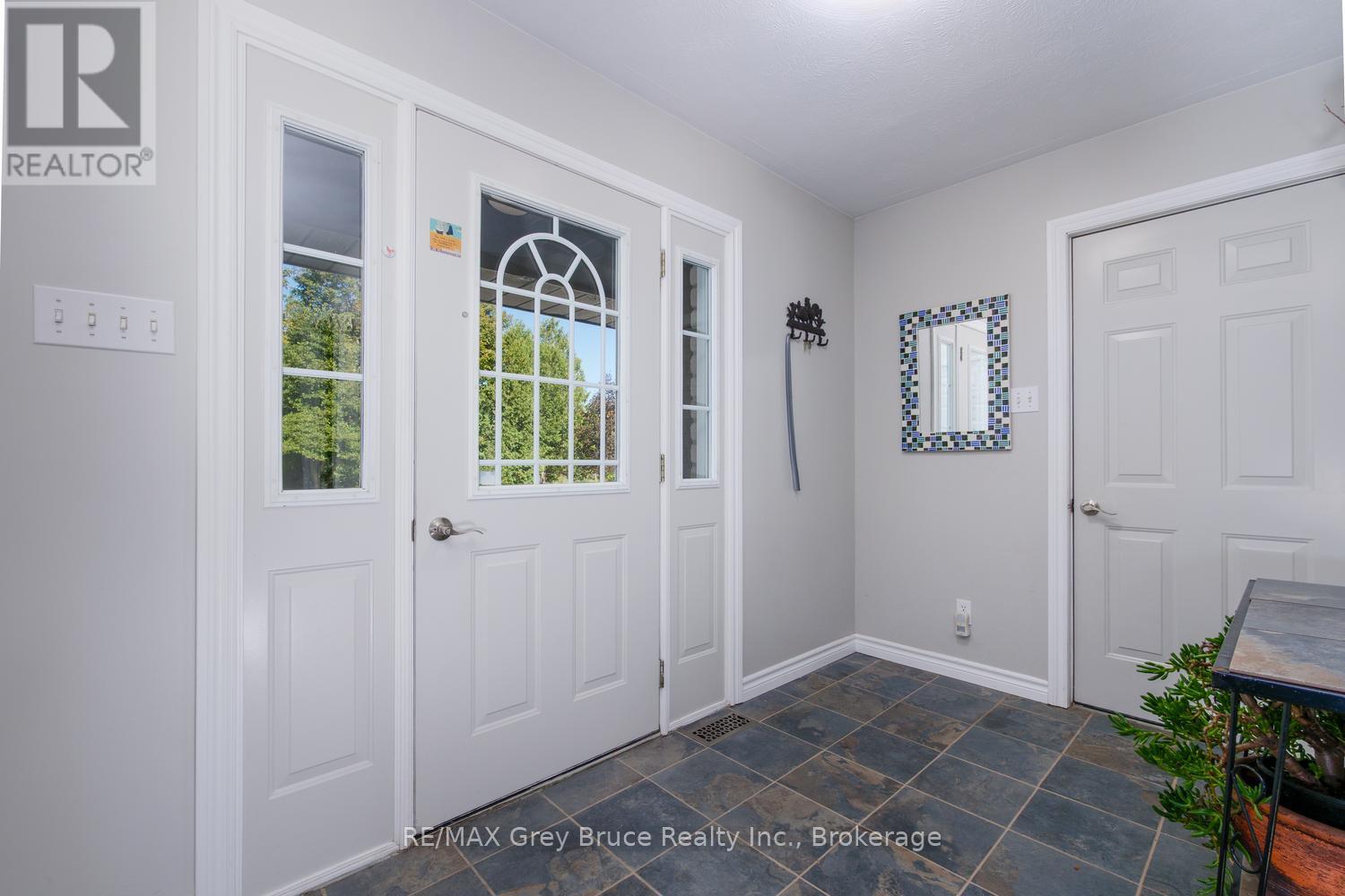 135 North Diagonal, South Bruce Peninsula, Ontario N0H 2T0 - Photo 4 - X13828126