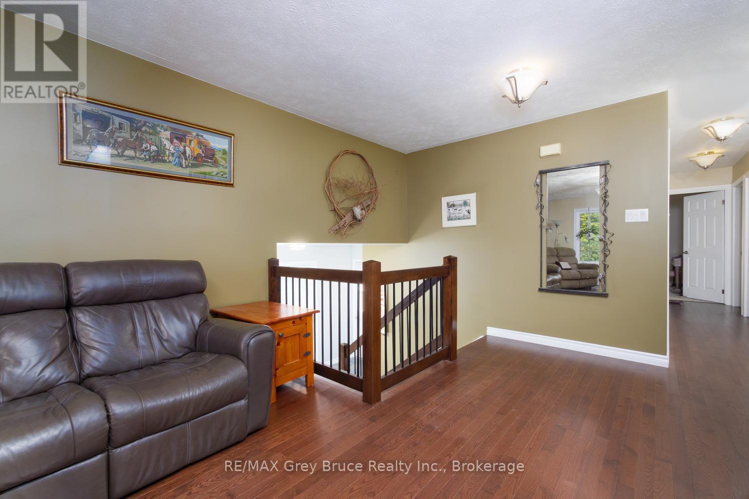 135 North Diagonal, South Bruce Peninsula, Ontario N0H 2T0 - Photo 6 - X13828126
