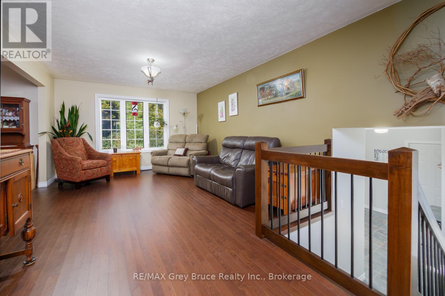 135 North Diagonal, South Bruce Peninsula, Ontario N0H 2T0 - Photo 7 - X13828126