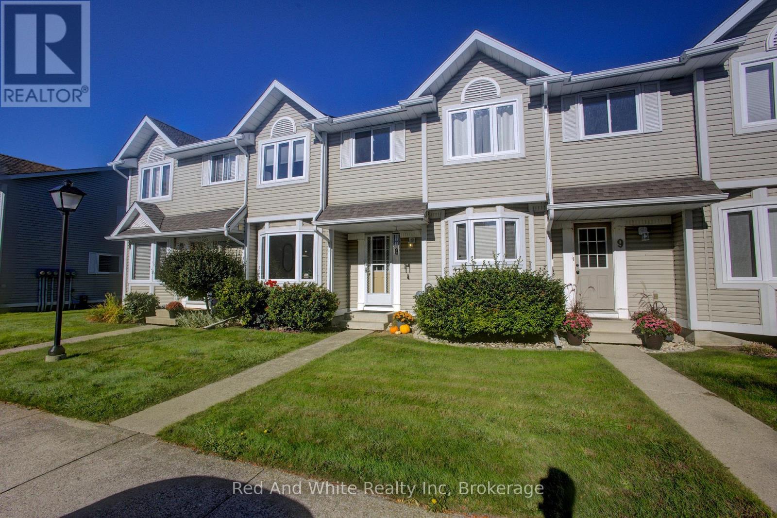 8 - 160 Morpeth Street, Saugeen Shores, Ontario N0H 2L0 - Photo 2 - X13831368