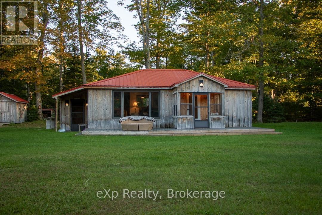 426 Huron Road, South Bruce Peninsula, Ontario N0H 2T0 - Photo 1 - X13833258