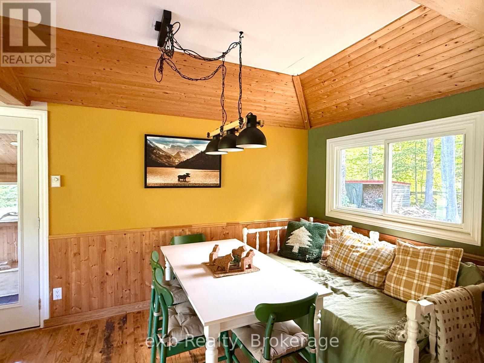 426 Huron Road, South Bruce Peninsula, Ontario N0H 2T0 - Photo 5 - X13833258