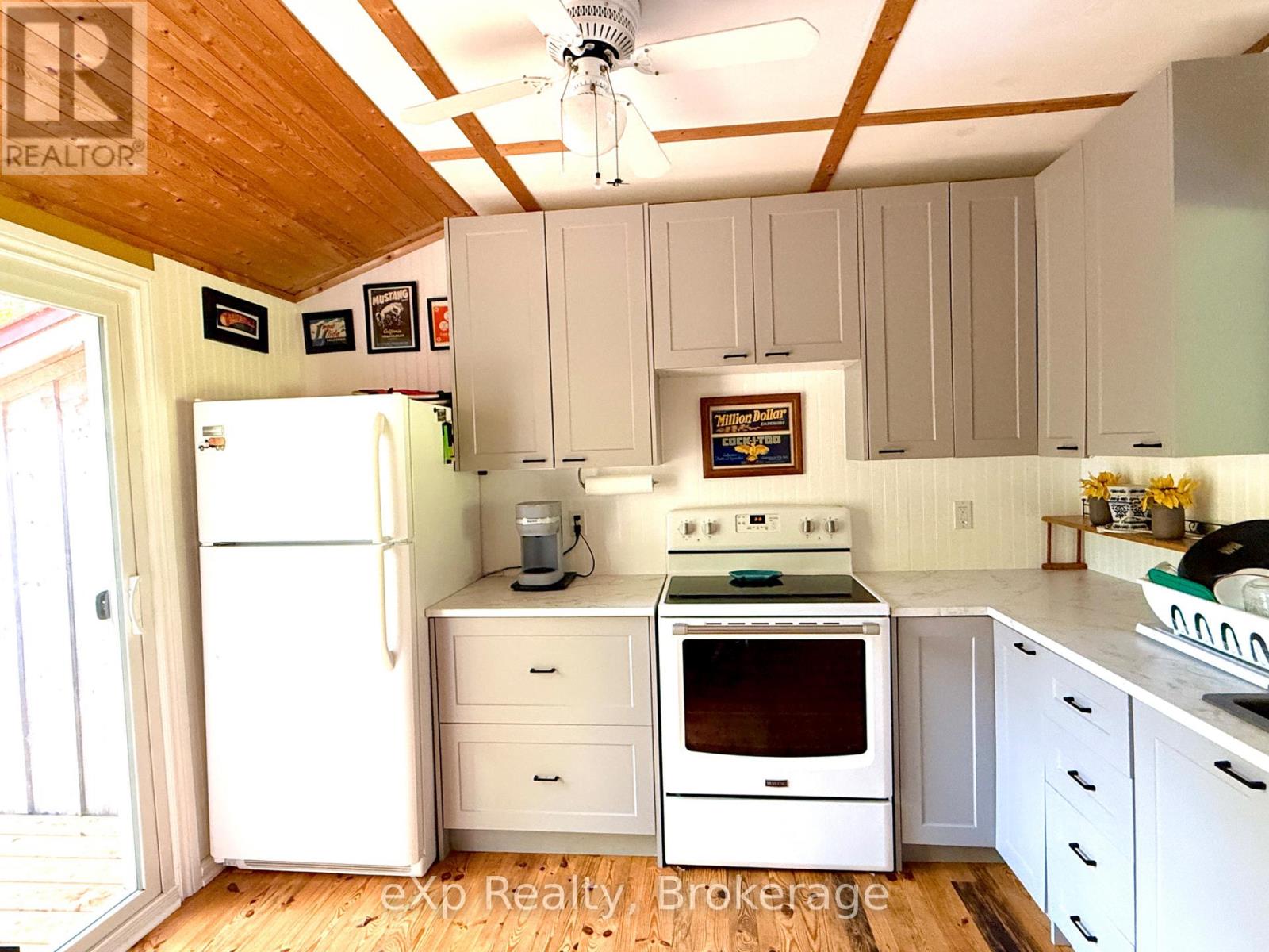 426 Huron Road, South Bruce Peninsula, Ontario N0H 2T0 - Photo 6 - X13833258