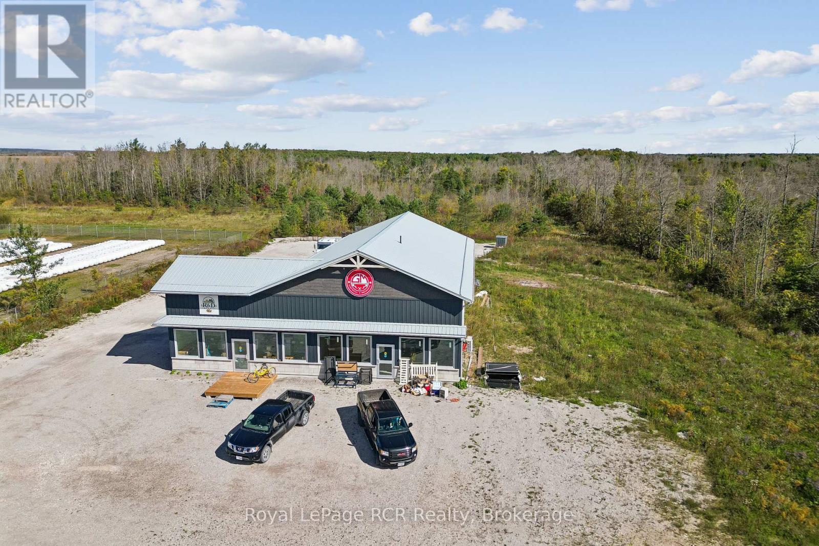 10075 Hwy 6, Georgian Bluffs, Ontario N0H 2T0 - Photo 1 - X13842906
