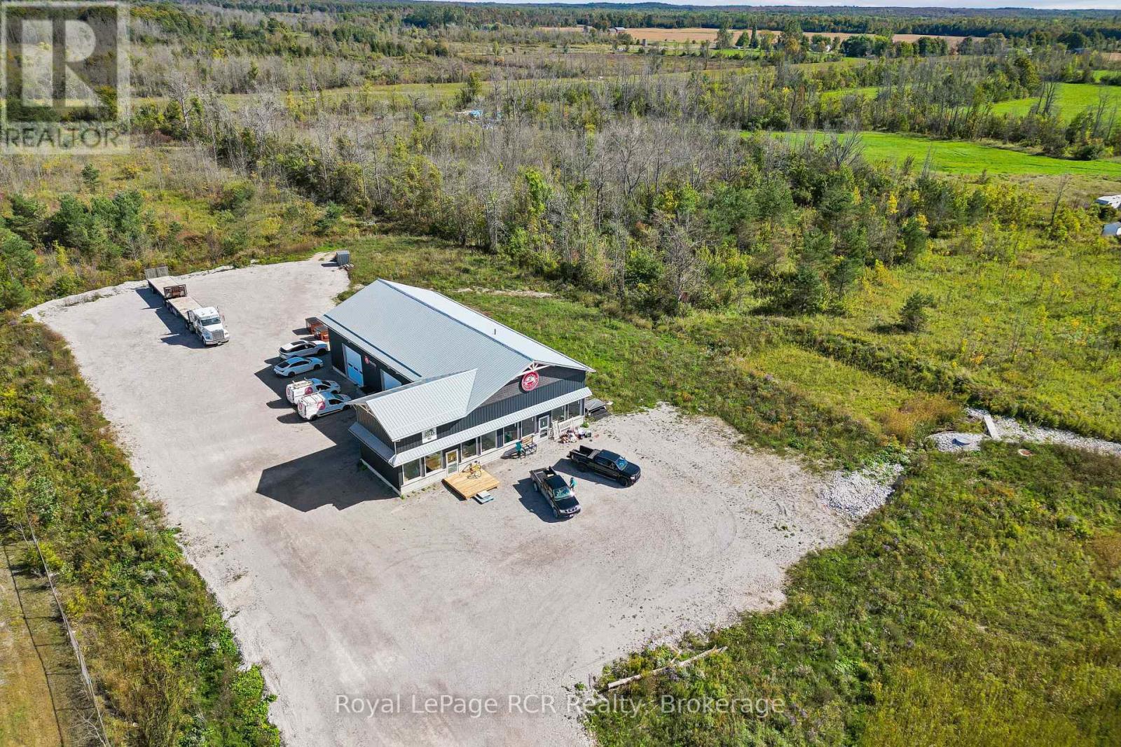 10075 Hwy 6, Georgian Bluffs, Ontario N0H 2T0 - Photo 2 - X13842906
