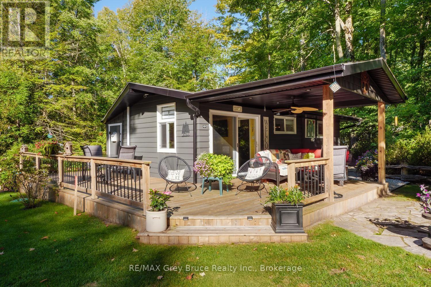1326 Second Avenue S, Native Leased Lands, Ontario N0H 2G0 - Photo 1 - X13846082