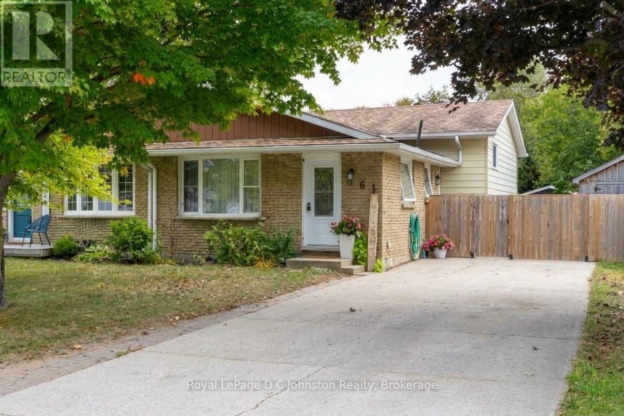 761 Arlington Street, Saugeen Shores, Ontario N0H 2C4 - Photo 1 - X13850056