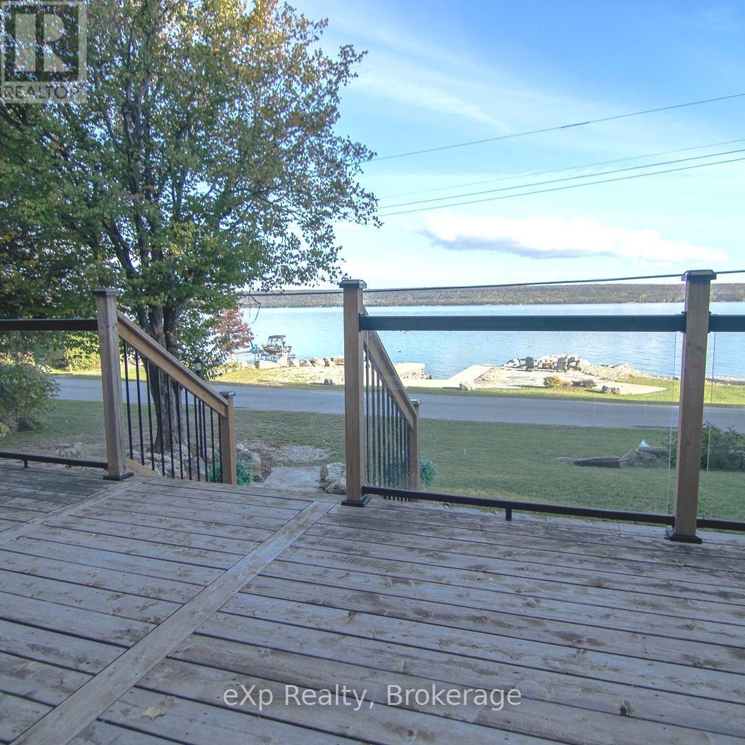 299 Mallory Beach Road, South Bruce Peninsula, Ontario N0H 2T0 - Photo 1 - X13858500