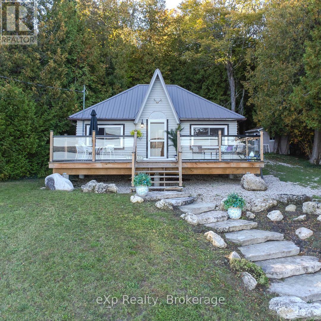 299 Mallory Beach Road, South Bruce Peninsula, Ontario N0H 2T0 - Photo 2 - X13858500