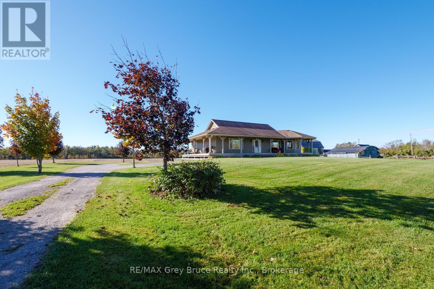 402622 Grey 17 Road, Georgian Bluffs, Ontario N0H 2T0 - Photo 3 - X13877324