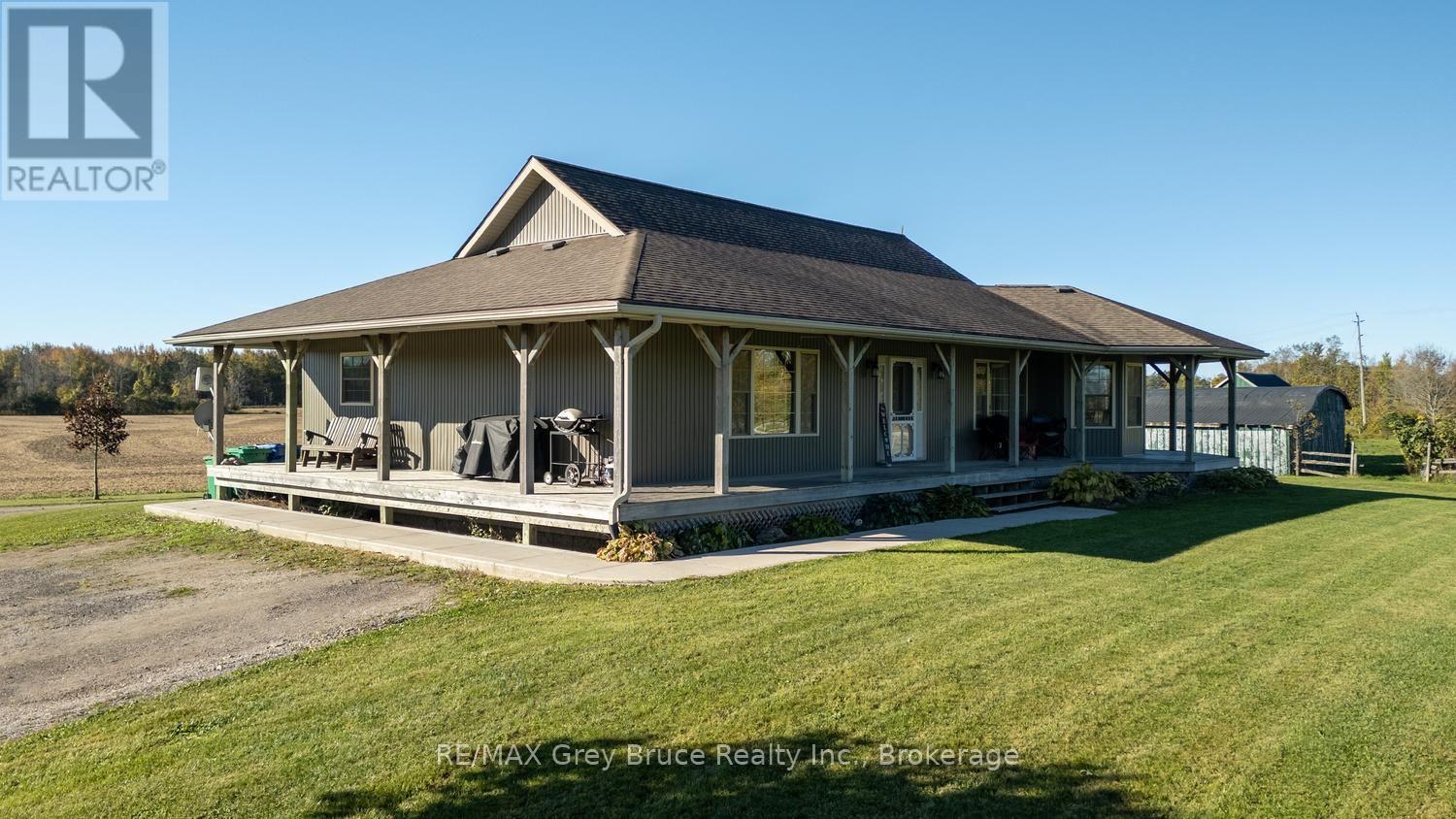 402622 Grey 17 Road, Georgian Bluffs, Ontario N0H 2T0 - Photo 4 - X13877324