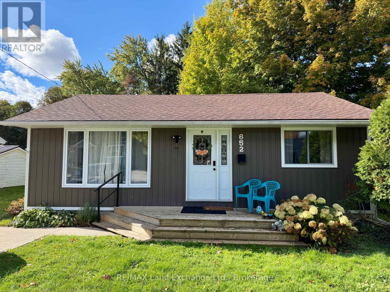652 Louis Street, Saugeen Shores, Ontario N0H 2C4 - Photo 1 - X14003790