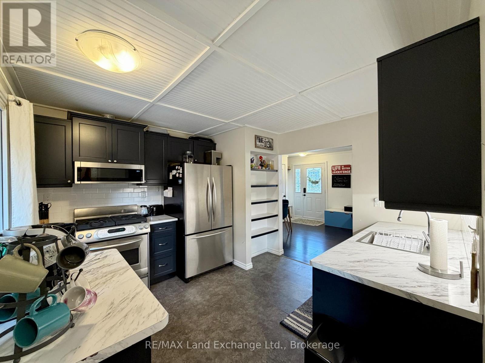 652 Louis Street, Saugeen Shores, Ontario N0H 2C4 - Photo 2 - X14003790