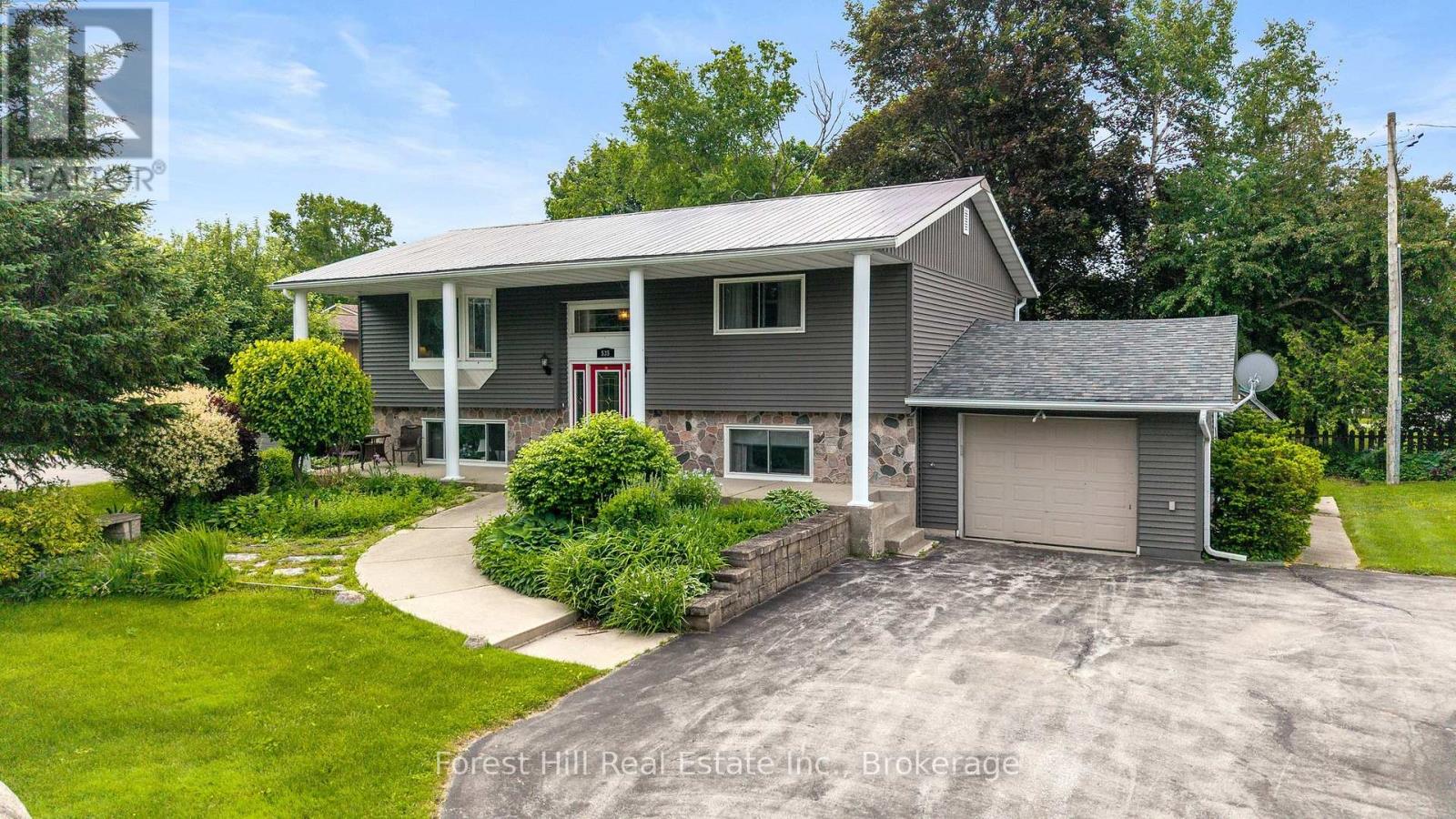 535 George Street, South Bruce Peninsula, Ontario N0H 2T0 - Photo 1 - X14030598