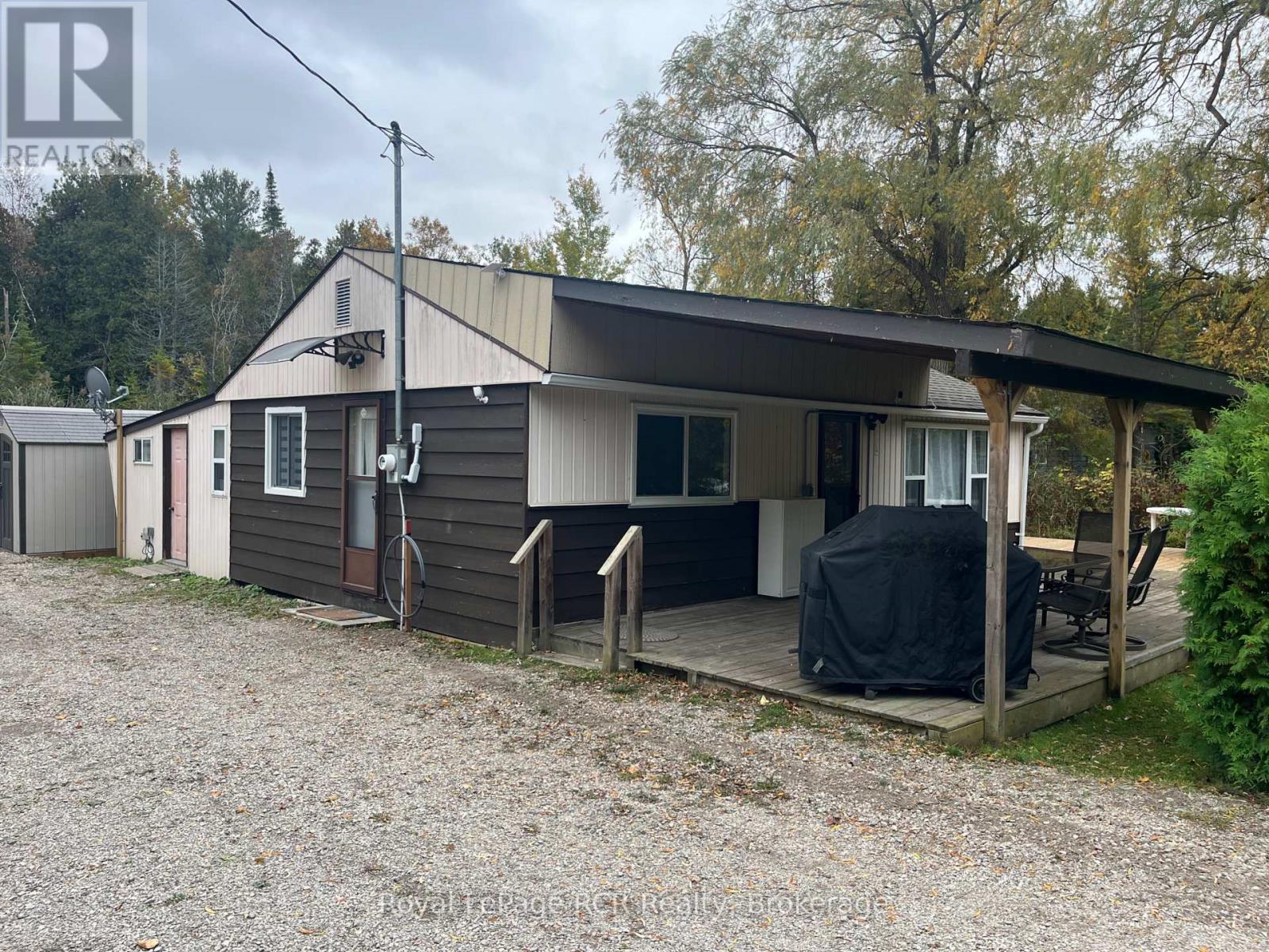 1223 2nd Ave South Avenue, Native Leased Lands, Ontario N0H 2G0 - Photo 1 - X14079880