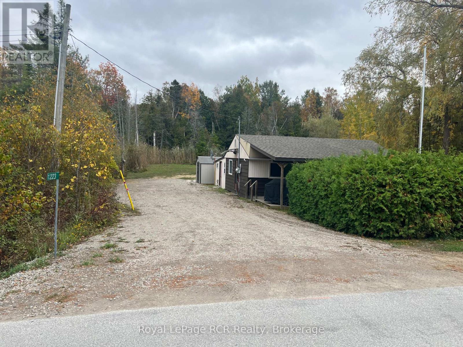 1223 2nd Ave South Avenue, Native Leased Lands, Ontario N0H 2G0 - Photo 2 - X14079880