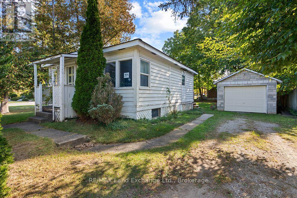 771 Goderich Street, Saugeen Shores, Ontario N0H 2C0 - Photo 1 - X14081552