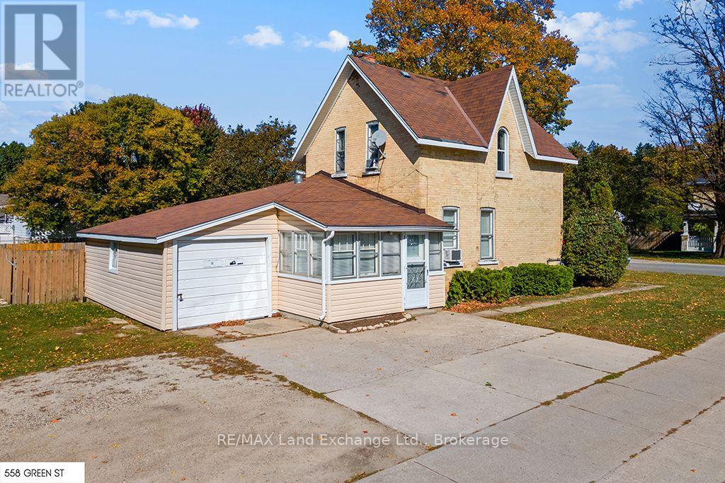 558 Green Street, Saugeen Shores, Ontario N0H 2C1 - Photo 2 - X14082762
