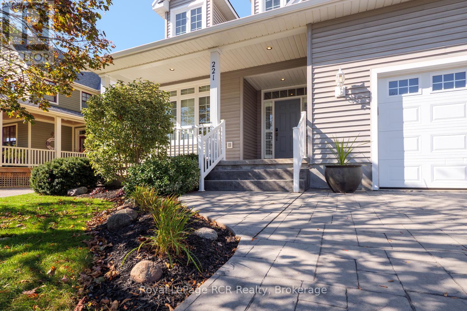 221 Emerald Dr Drive, Saugeen Shores, Ontario N0H 2L0 - Photo 2 - X14101698