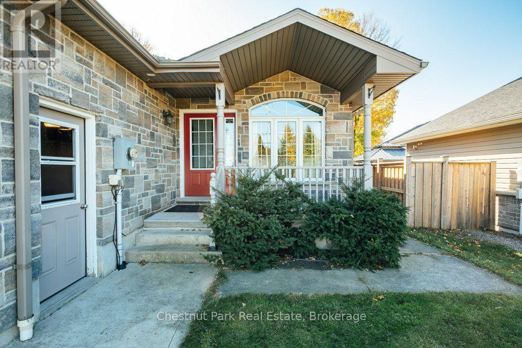 728 Elgin Street, Saugeen Shores, Ontario N0H 2C4 - Photo 2 - X14111034