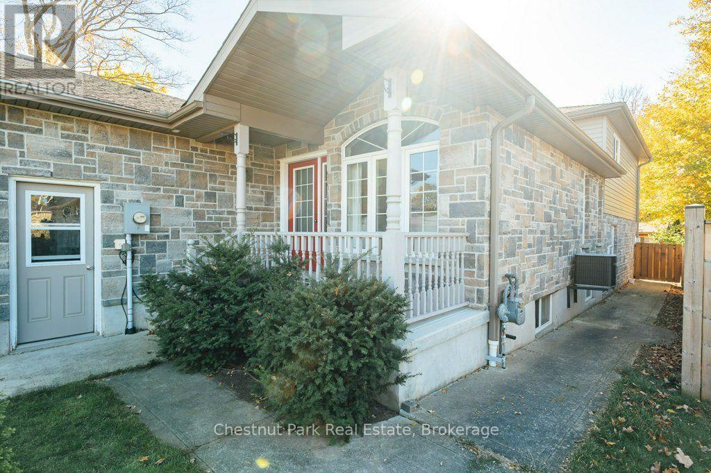728 Elgin Street, Saugeen Shores, Ontario N0H 2C4 - Photo 3 - X14111034
