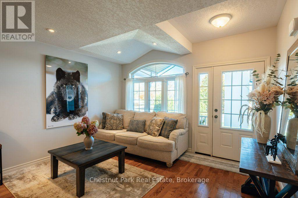 728 Elgin Street, Saugeen Shores, Ontario N0H 2C4 - Photo 5 - X14111034