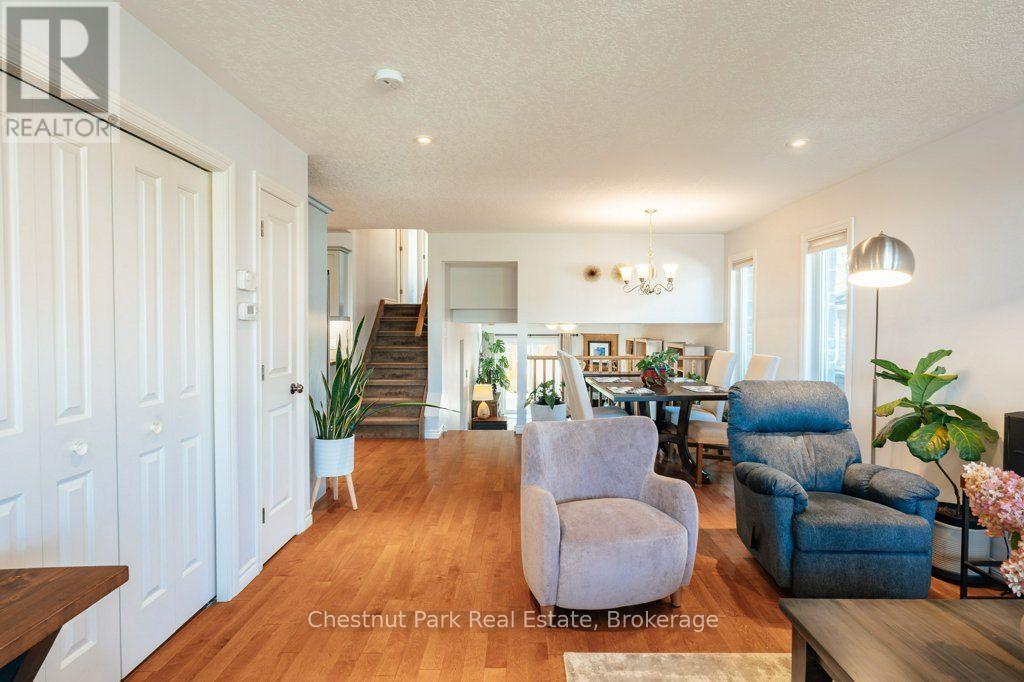 728 Elgin Street, Saugeen Shores, Ontario N0H 2C4 - Photo 7 - X14111034