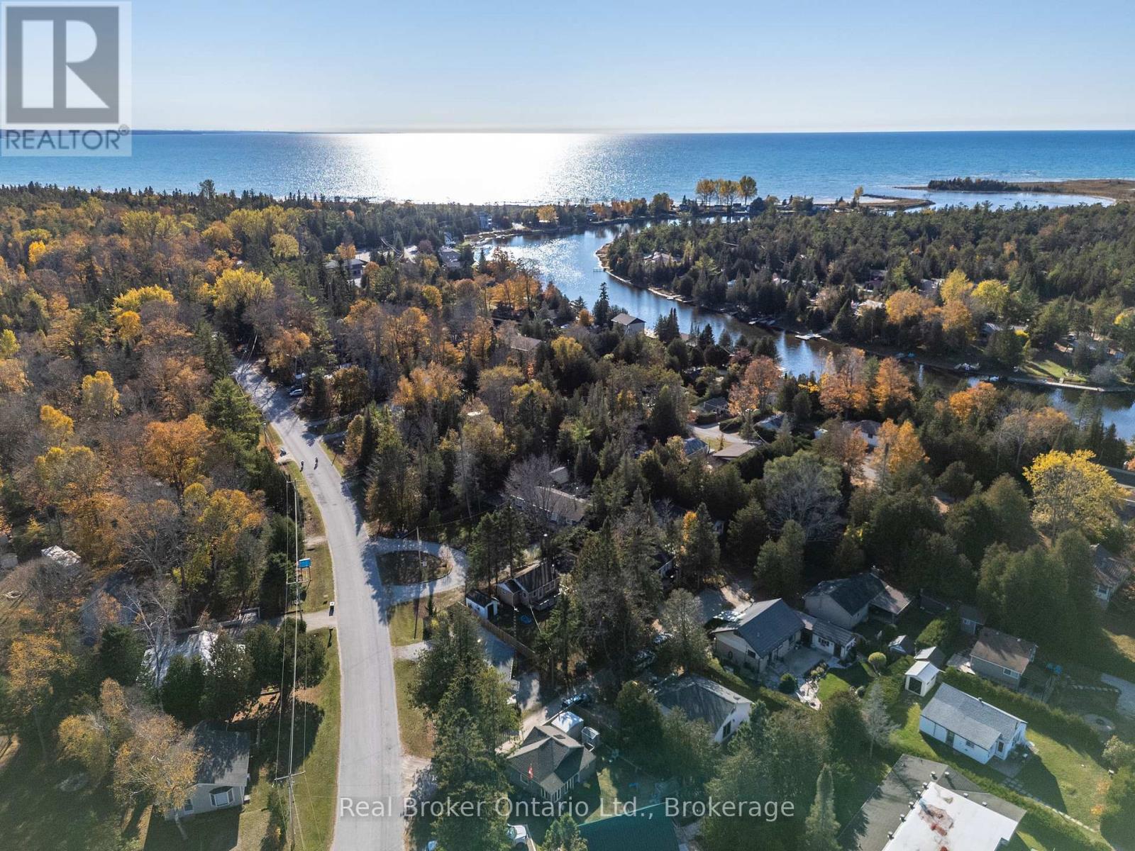 7 Hamilton Place, South Bruce Peninsula, Ontario N0H 2G0 - Photo 3 - X14118912