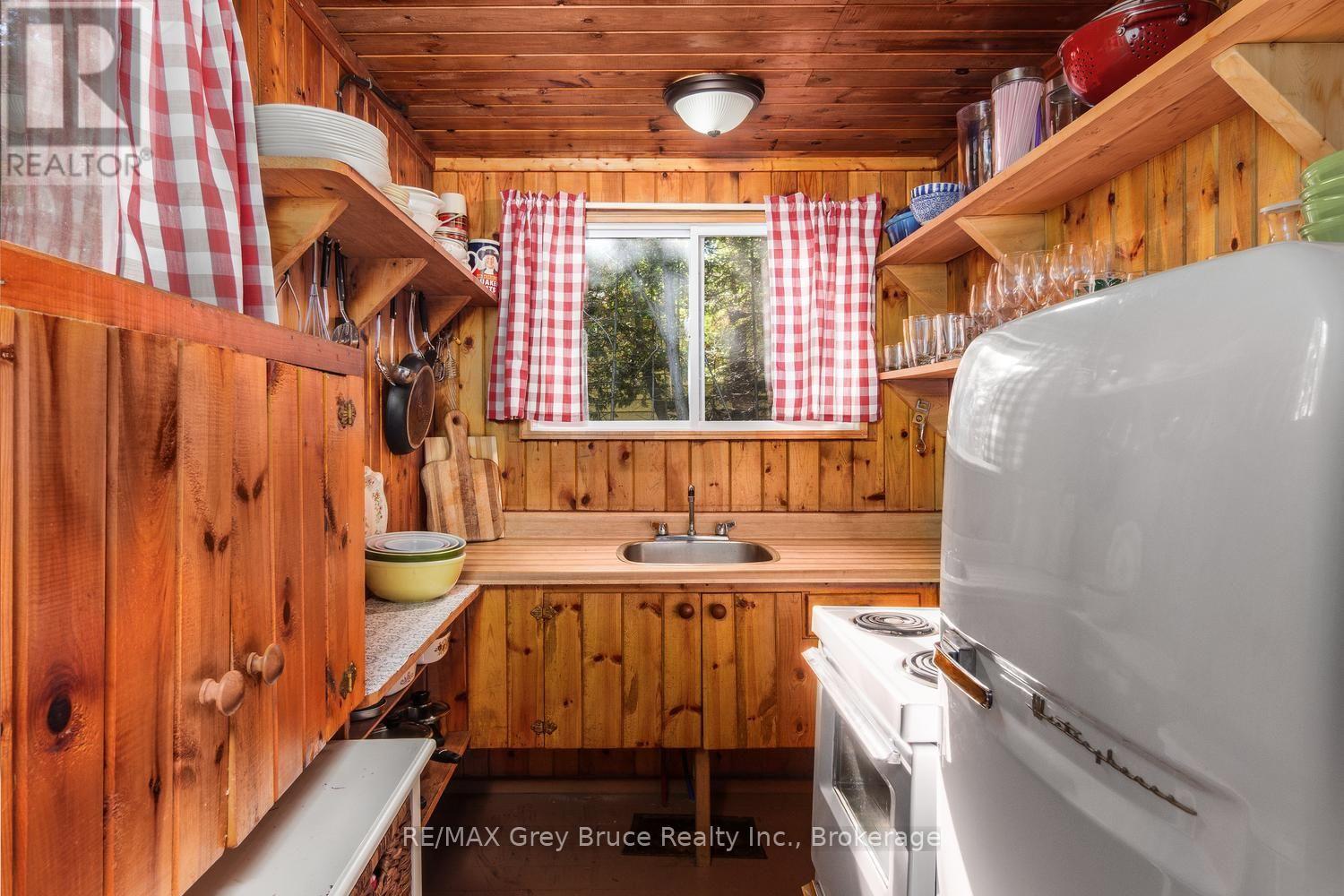 382 Eagle Road, Northern Bruce Peninsula, Ontario N0H 2R0 - Photo 9 - X14133628